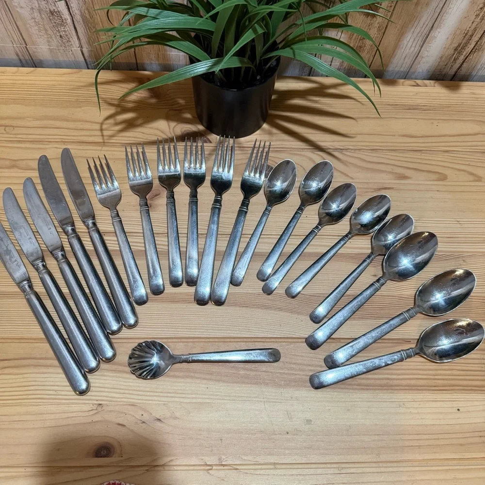 Zwilling J.A. Henckels Vintage 1876 Stainless 18/10 China Flatware 20 PC